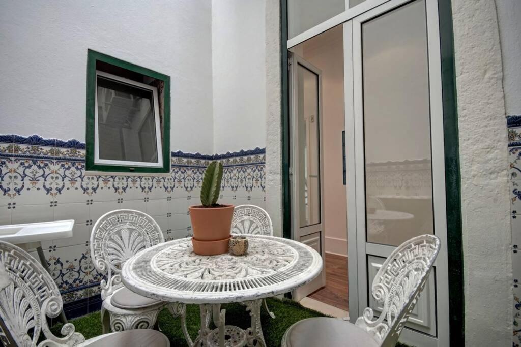 Unique Sao Bento Apartment Ideal For A Group Lisboa Exterior foto